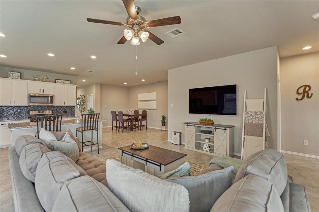 13919 Leigh Lake Lane, Conroe, Texas image 12