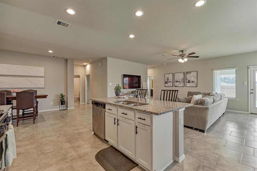 13919 Leigh Lake Lane, Conroe, Texas image 13