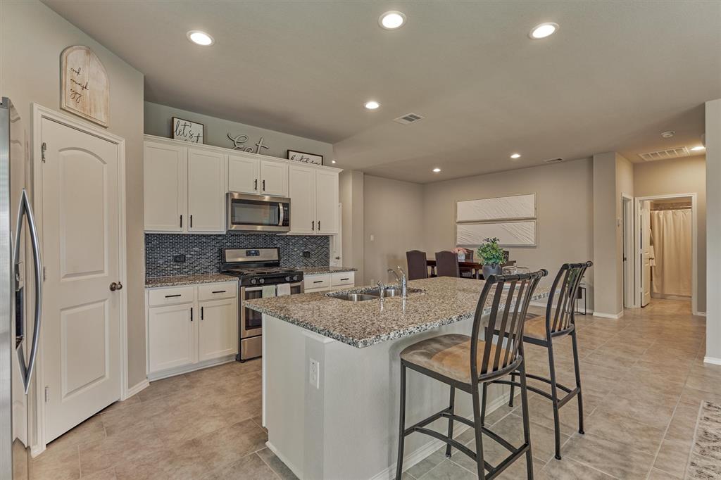 13919 Leigh Lake Lane, Conroe, Texas image 9