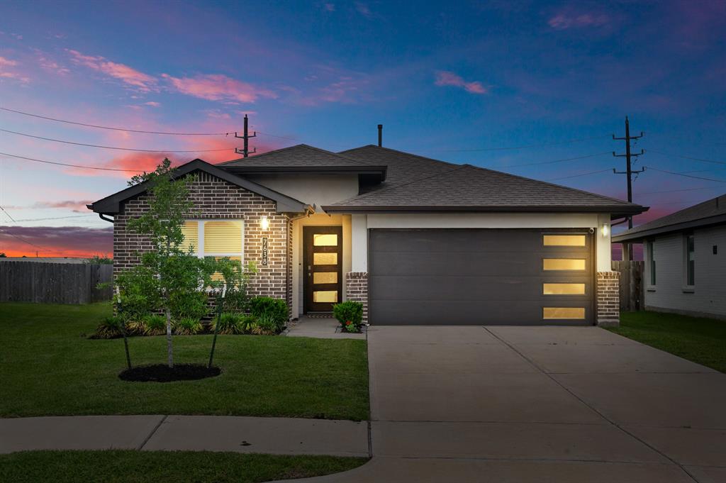 7638 Rainham Valley Lane, Richmond, Texas image 1
