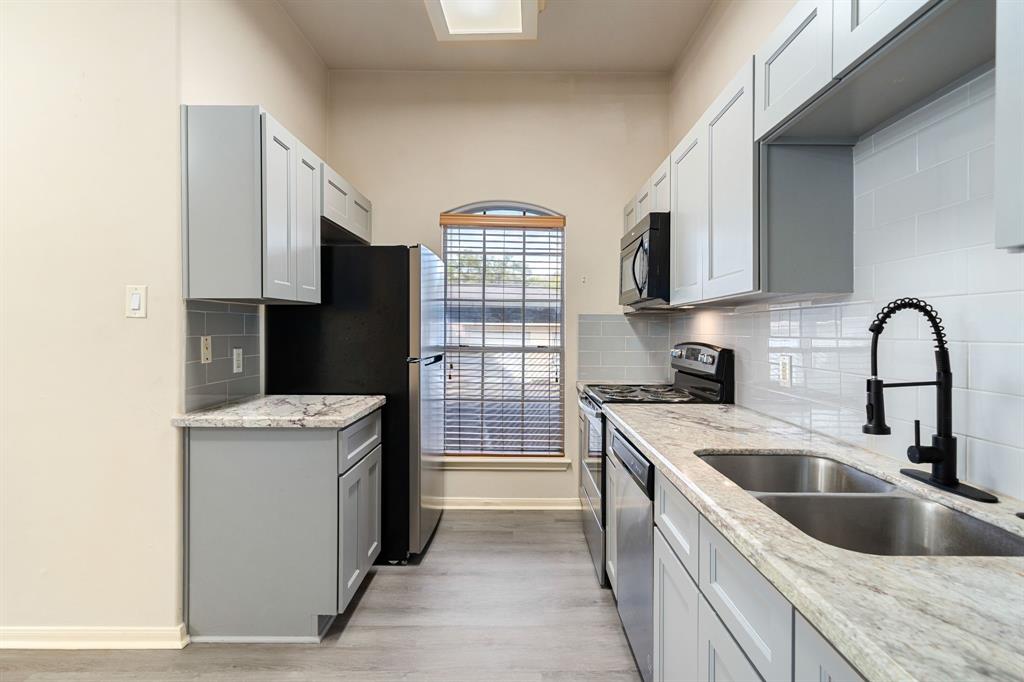 2710 Grants Lake Boulevard #R3, Sugar Land, Texas image 10
