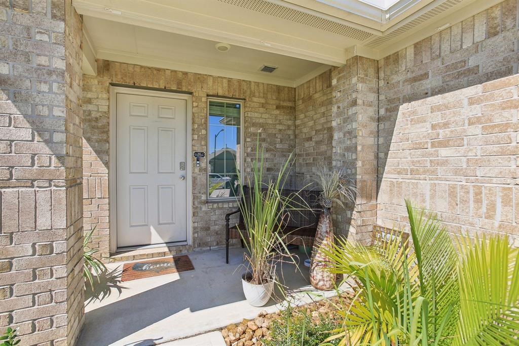 14966 Cypress Hollow Drive, New Caney, Texas image 2