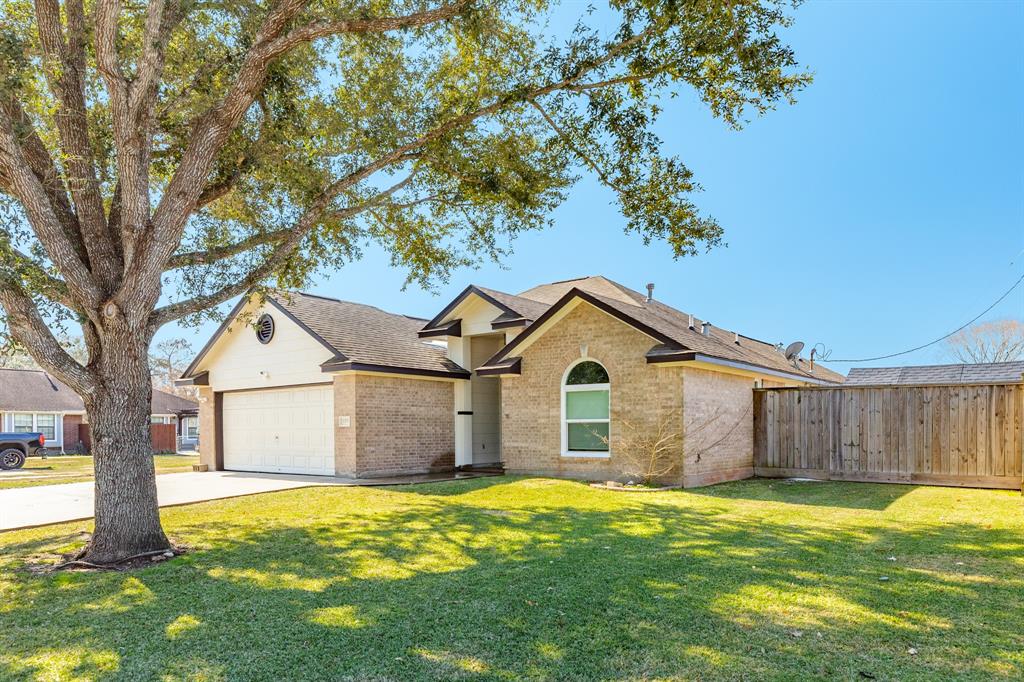 1175 Thomas Drive, Angleton, Texas image 12