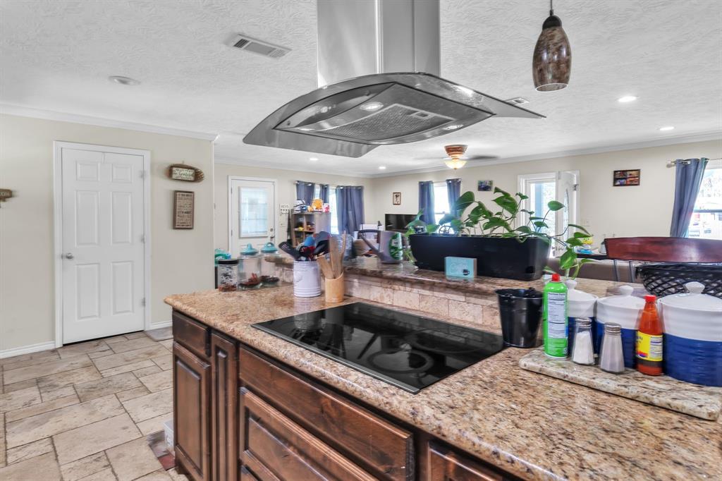 1805 Fox Drive, Vidor, Texas image 12