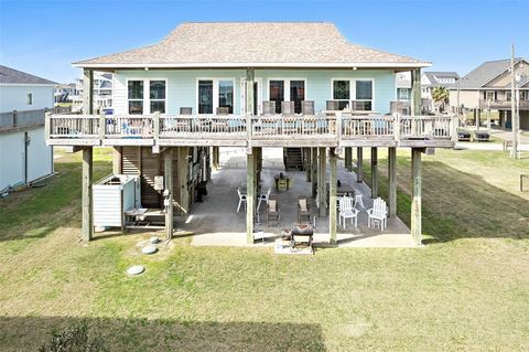 Single Family Residence in Crystal Beach TX 2608 Breaker Drive 8.jpg