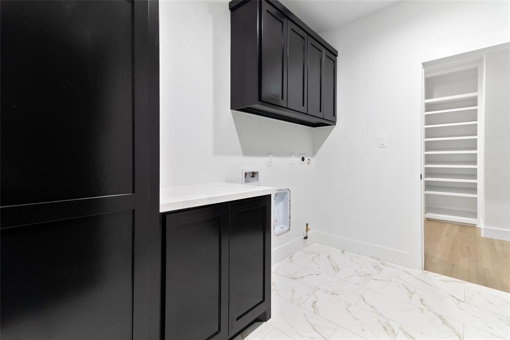906 S Walker Street, Angleton, Texas image 39