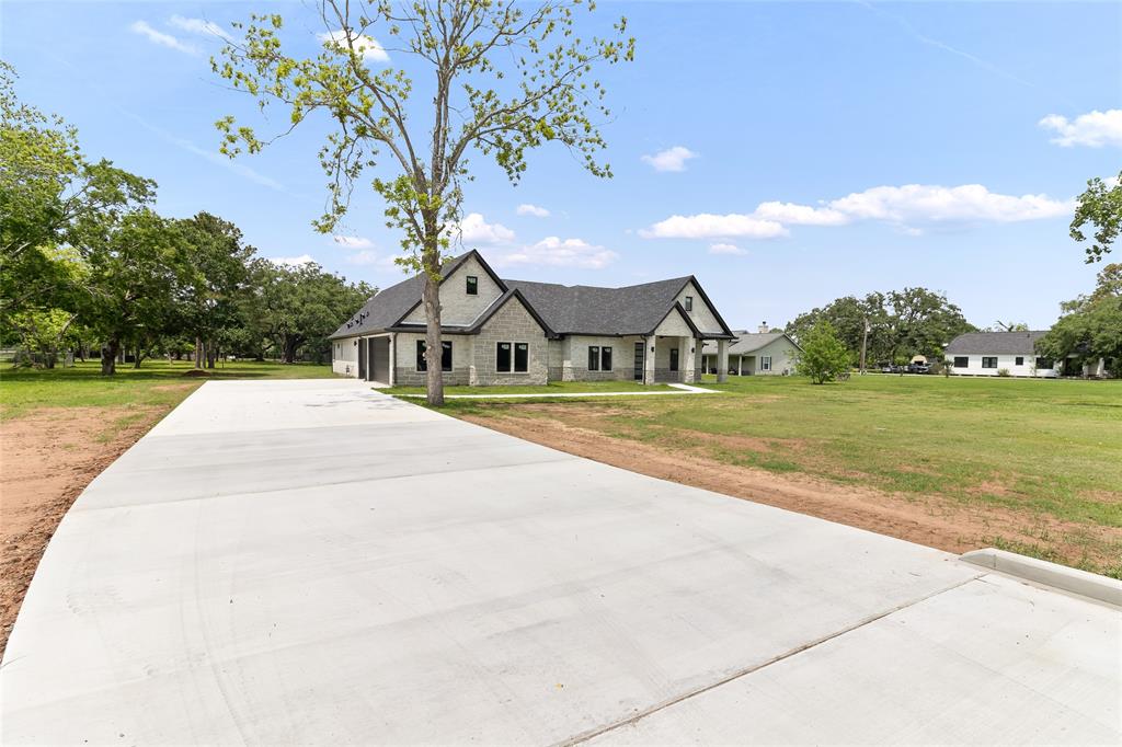 906 S Walker Street, Angleton, Texas image 43