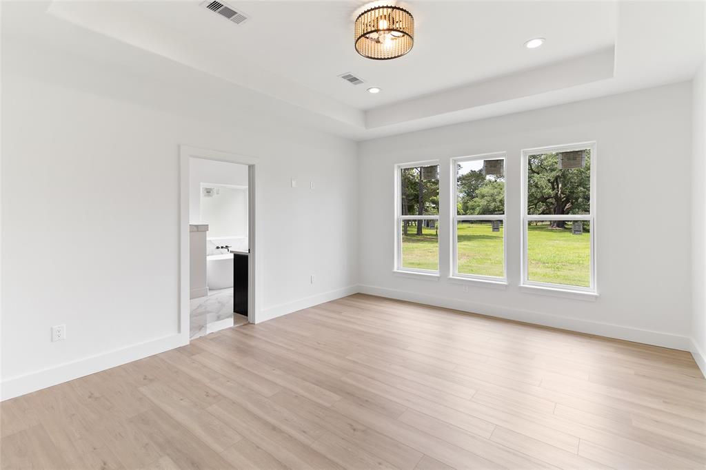 906 S Walker Street, Angleton, Texas image 19