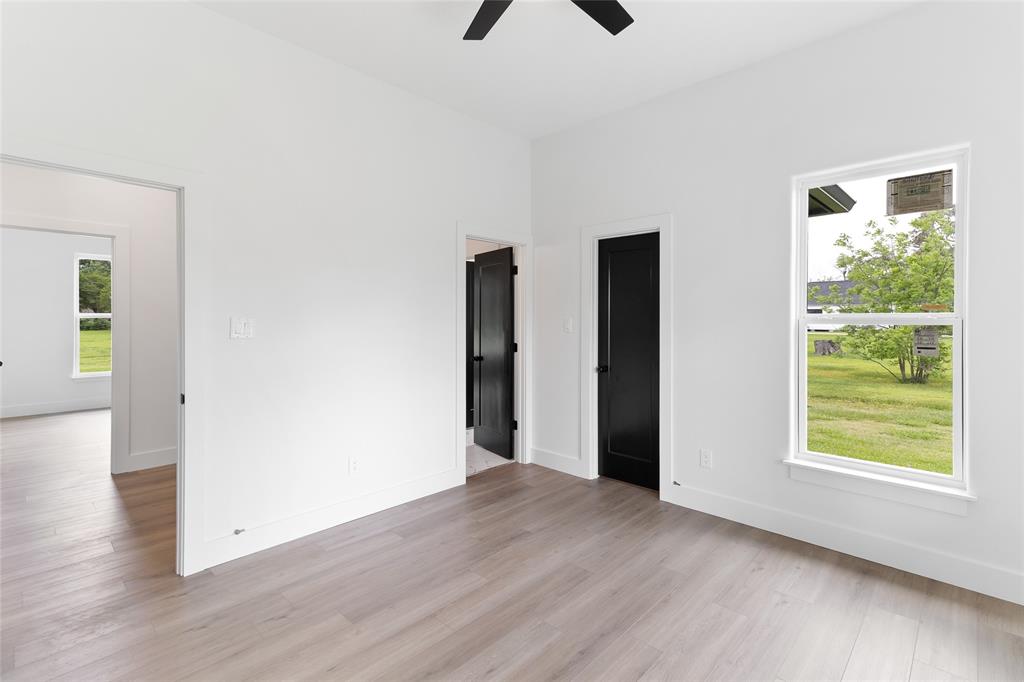 906 S Walker Street, Angleton, Texas image 36