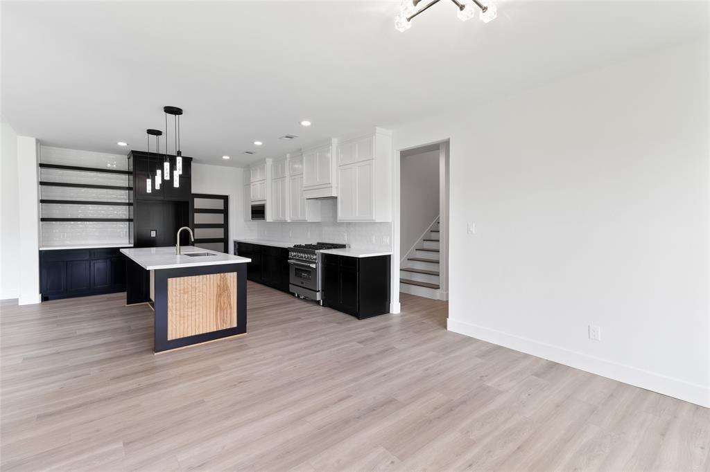 906 S Walker Street, Angleton, Texas image 30
