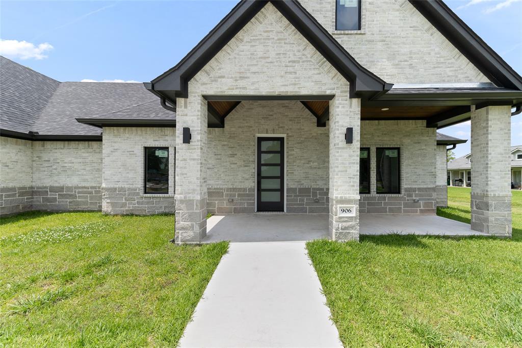 906 S Walker Street, Angleton, Texas image 17