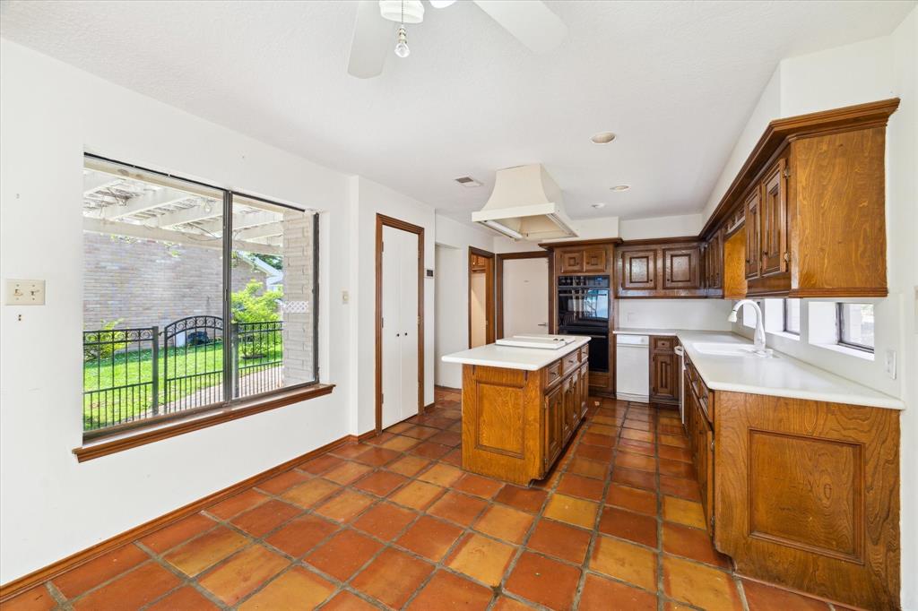 20246 Atascocita Lake Drive, Humble, Texas image 12