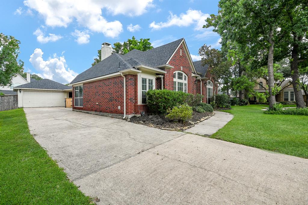 14719 Golden Bough Lane, Humble, Texas image 2