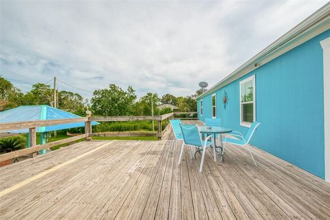 A home in San Leon