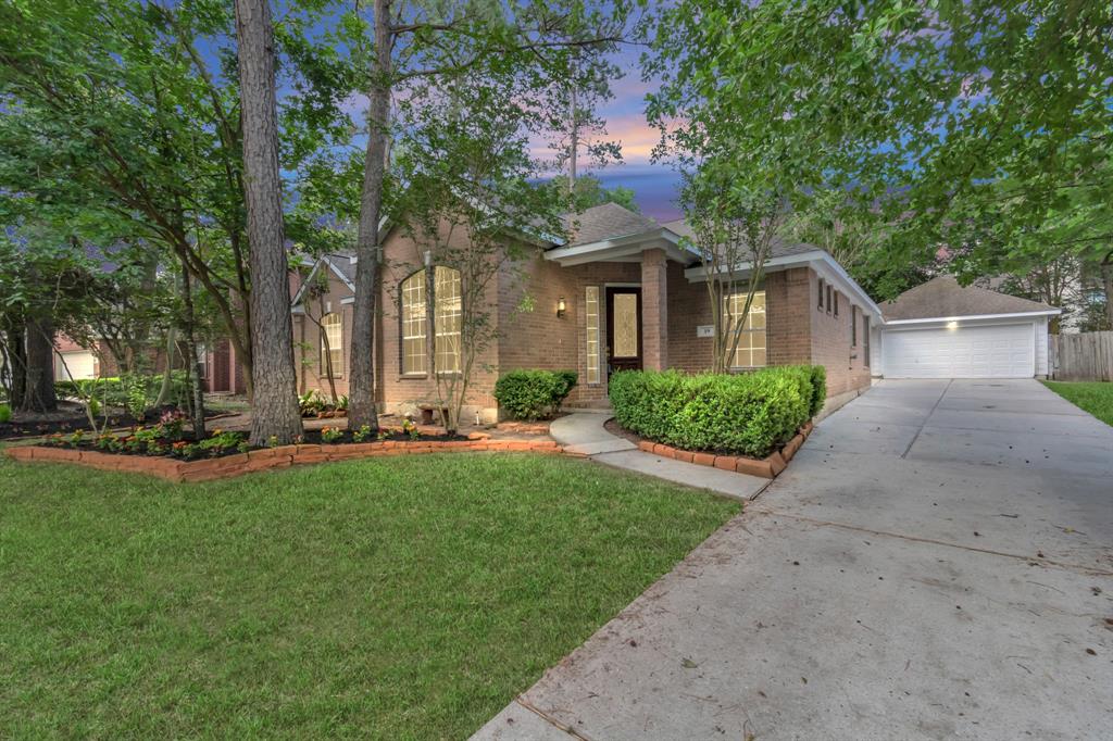 19 Long Springs Place