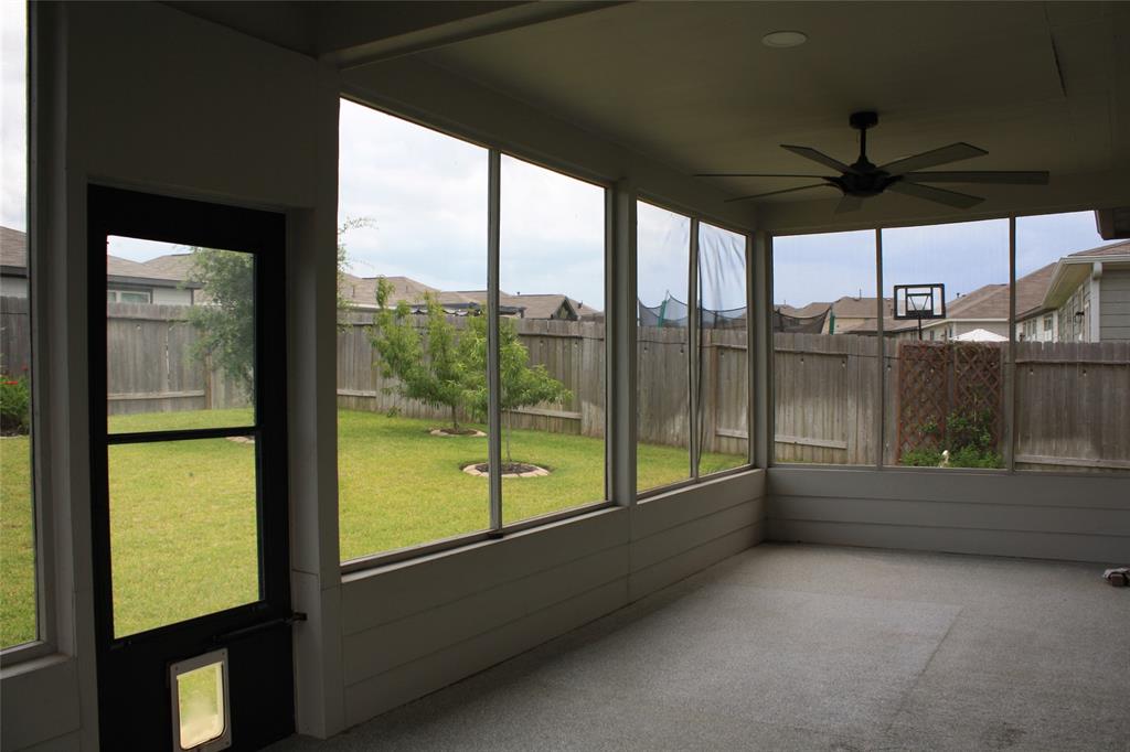 25918 Balsamwood Drive, Tomball, Texas image 5