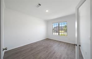 2921 Gleason Terrace Lane, Texas City, Texas image 17