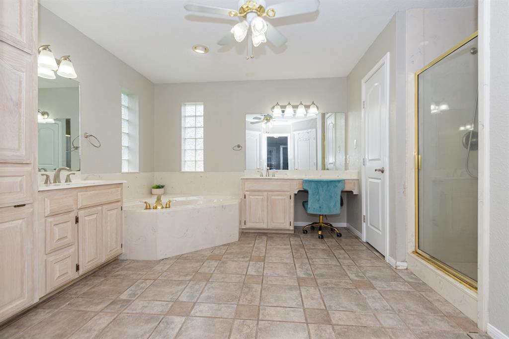 9 Cay Court, Angleton, Texas image 26