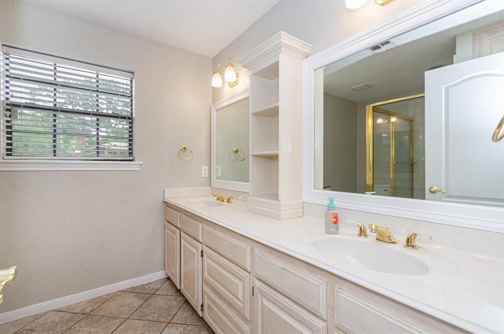 9 Cay Court, Angleton, Texas image 31
