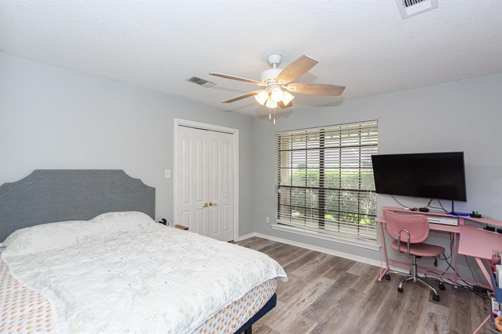 9 Cay Court, Angleton, Texas image 29
