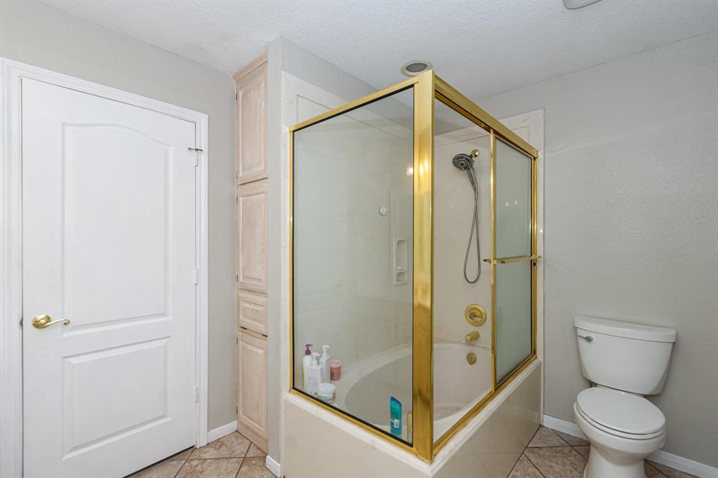 9 Cay Court, Angleton, Texas image 32
