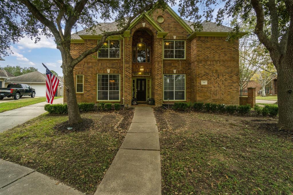 2211 Quiet Lake Court, League City, Texas image 2