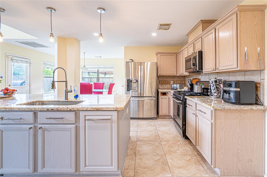 12310 Beacon Hollow Court, Cypress, Texas image 14