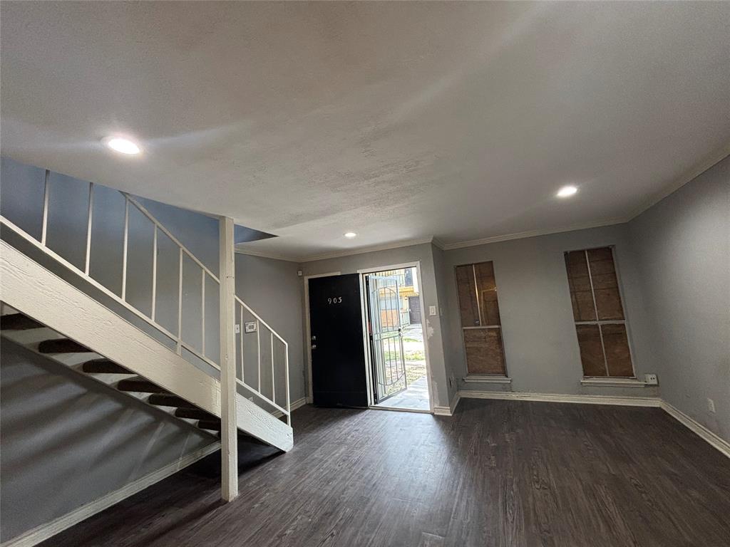 5625 Antoine Drive 903
