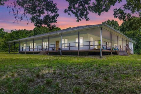 Photo of 164 Fcr 400, Buffalo, TX 75831 (MLS # 76126635) Photo of 164 Fcr 400, Buffalo, TX 75831 (MLS # 76126635)