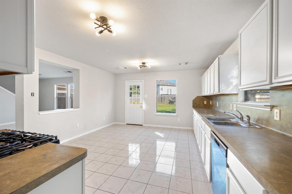 8143 Tassel Field Lane, Humble, Texas image 11