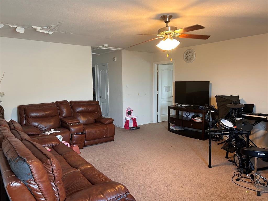 20334 Fossil Valley Lane, Cypress, Texas image 13