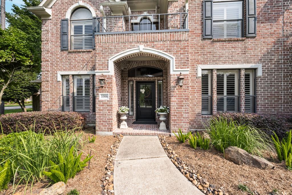 1006 Acorn Court