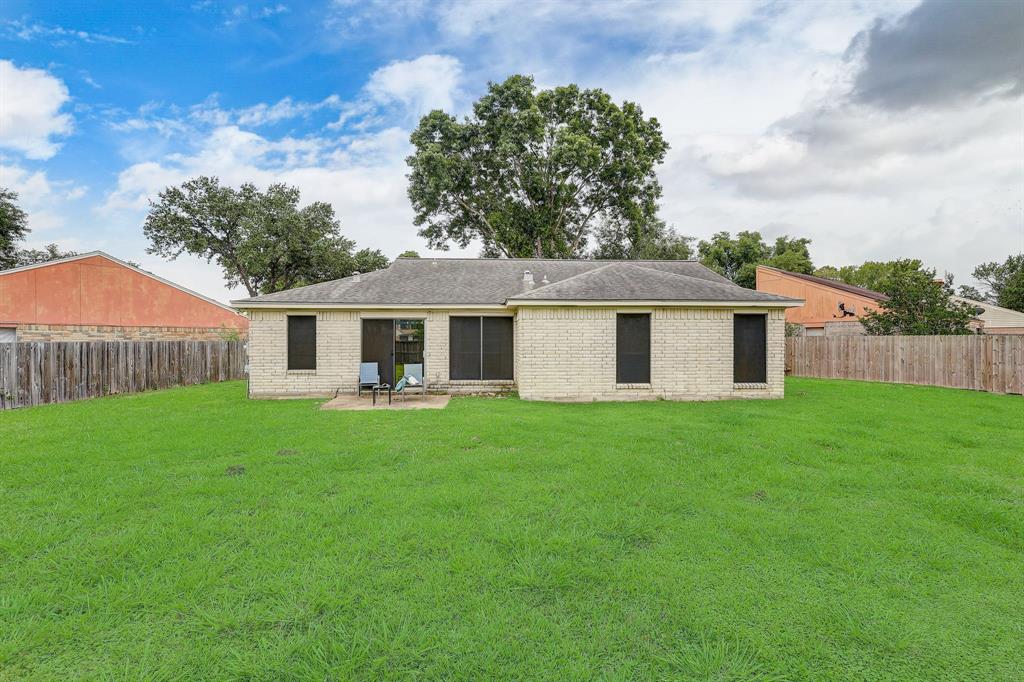 1102 Pecan Glen Drive, Missouri City, Texas image 24
