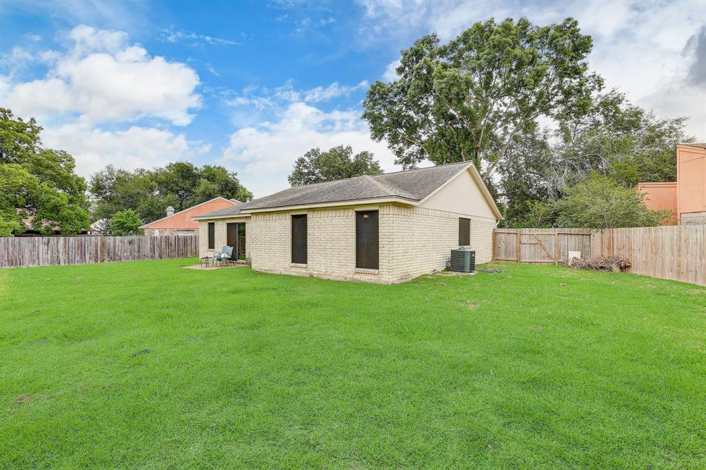 1102 Pecan Glen Drive, Missouri City, Texas image 25
