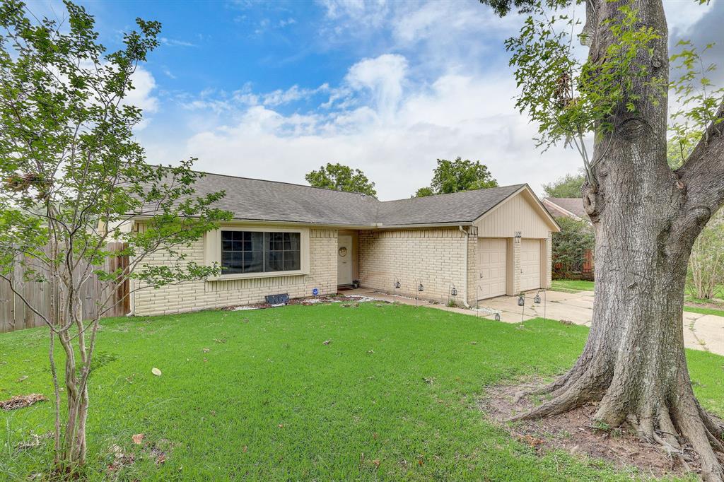 1102 Pecan Glen Drive, Missouri City, Texas image 1
