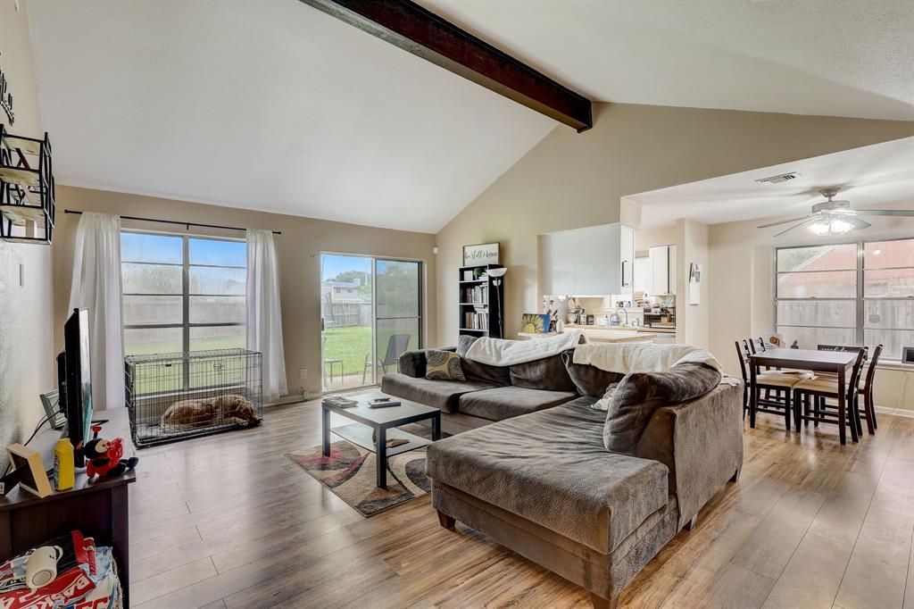 1102 Pecan Glen Drive