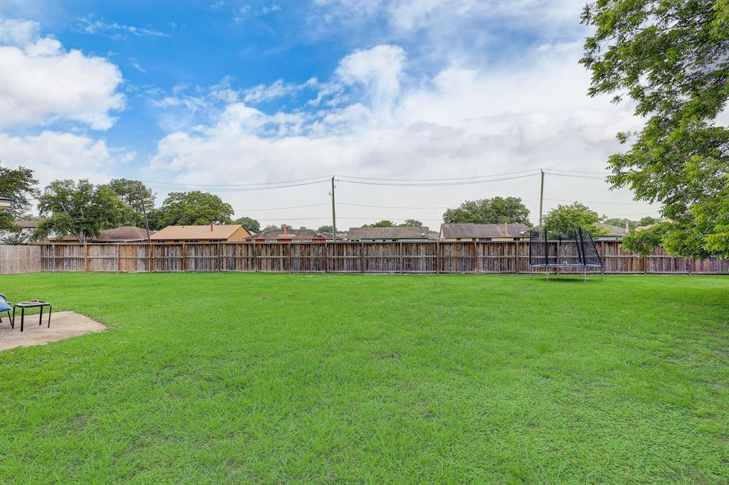 1102 Pecan Glen Drive, Missouri City, Texas image 27