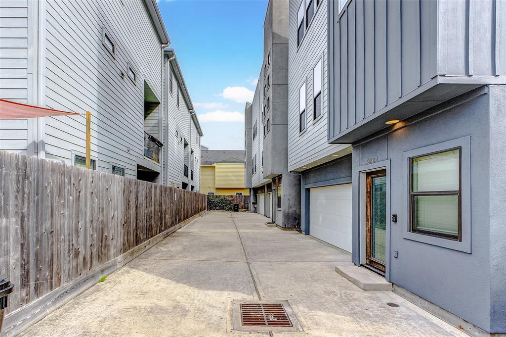 2505 Webster Street, Houston, Texas image 2