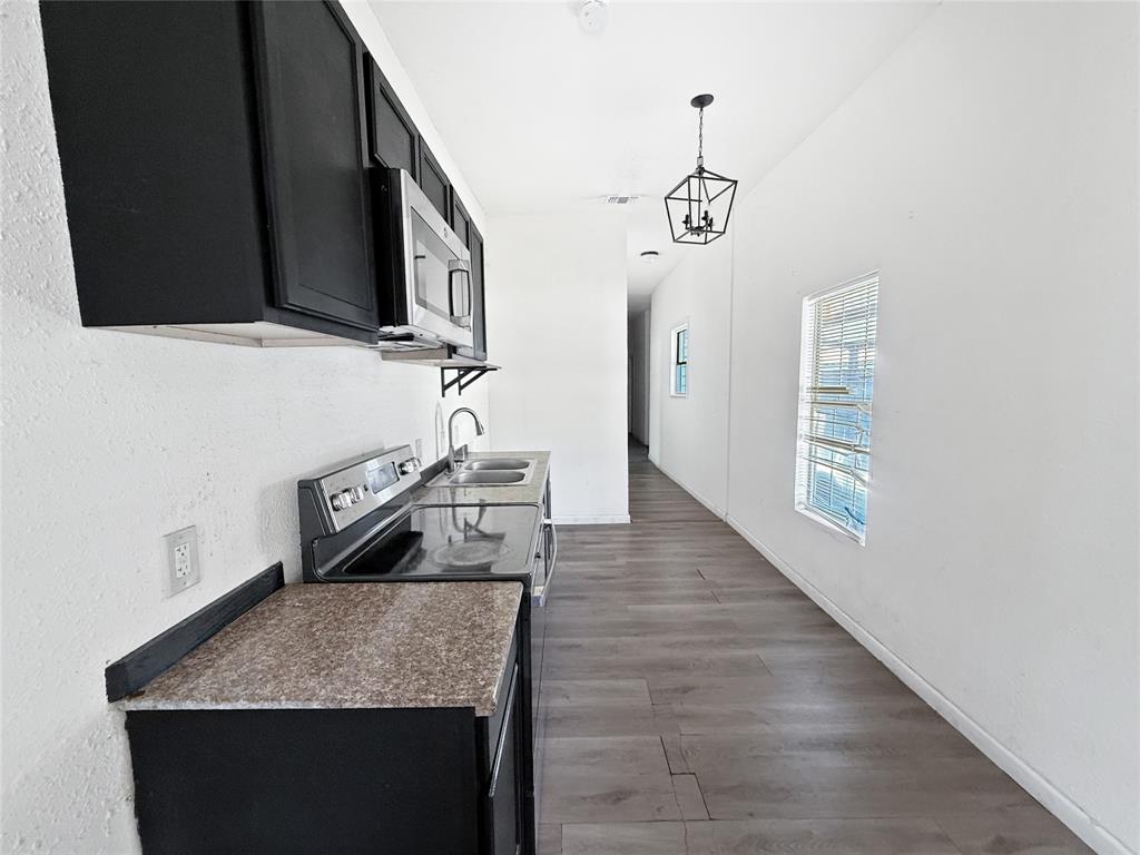 919 Monclova Alley