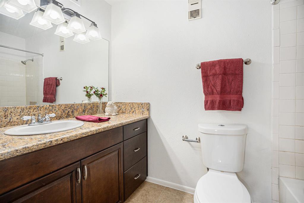 3300 Pebblebrook Drive #17, Seabrook, Texas image 8