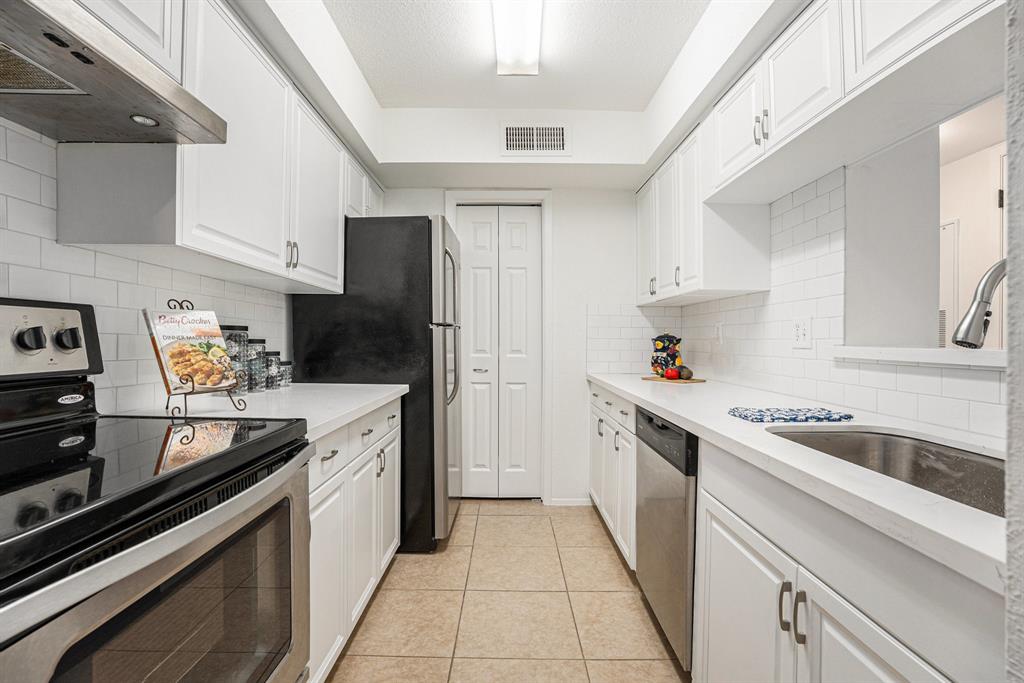 3300 Pebblebrook Drive #17, Seabrook, Texas image 11