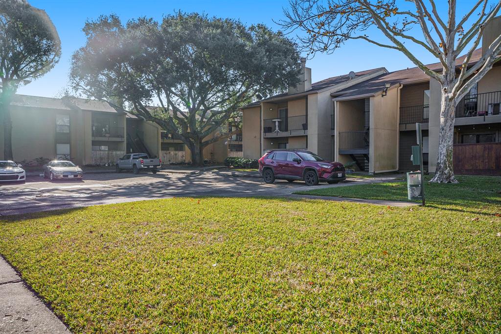 3300 Pebblebrook Drive #17, Seabrook, Texas image 5