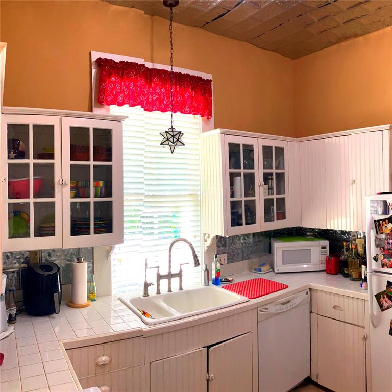 504 Gay Hill Street, Brenham, Texas image 9
