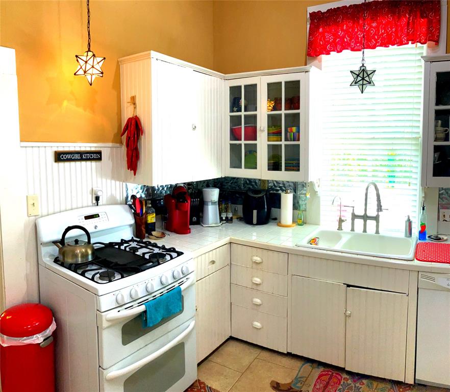 504 Gay Hill Street, Brenham, Texas image 8