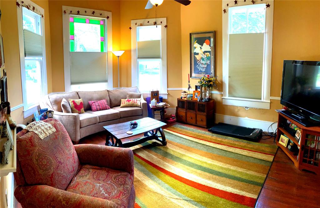 504 Gay Hill Street, Brenham, Texas image 5