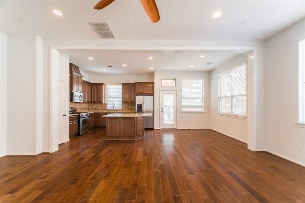 90 Cheswood Manor Drive, The Woodlands, Texas image 7