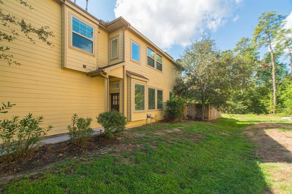 90 Cheswood Manor Drive, The Woodlands, Texas image 2