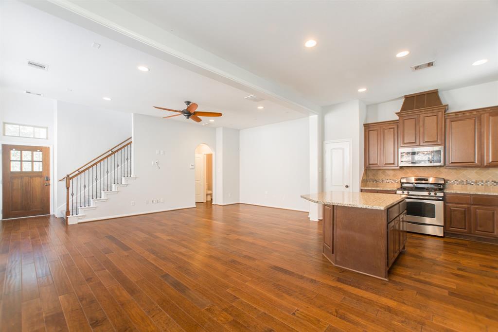 90 Cheswood Manor Drive, The Woodlands, Texas image 6
