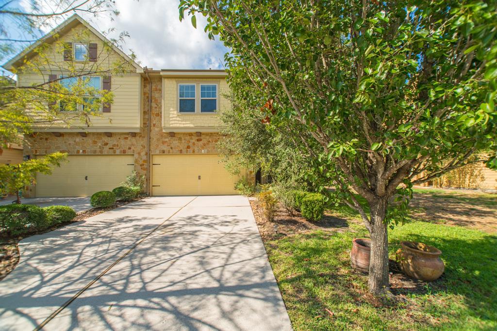 90 Cheswood Manor Drive, The Woodlands, Texas image 1