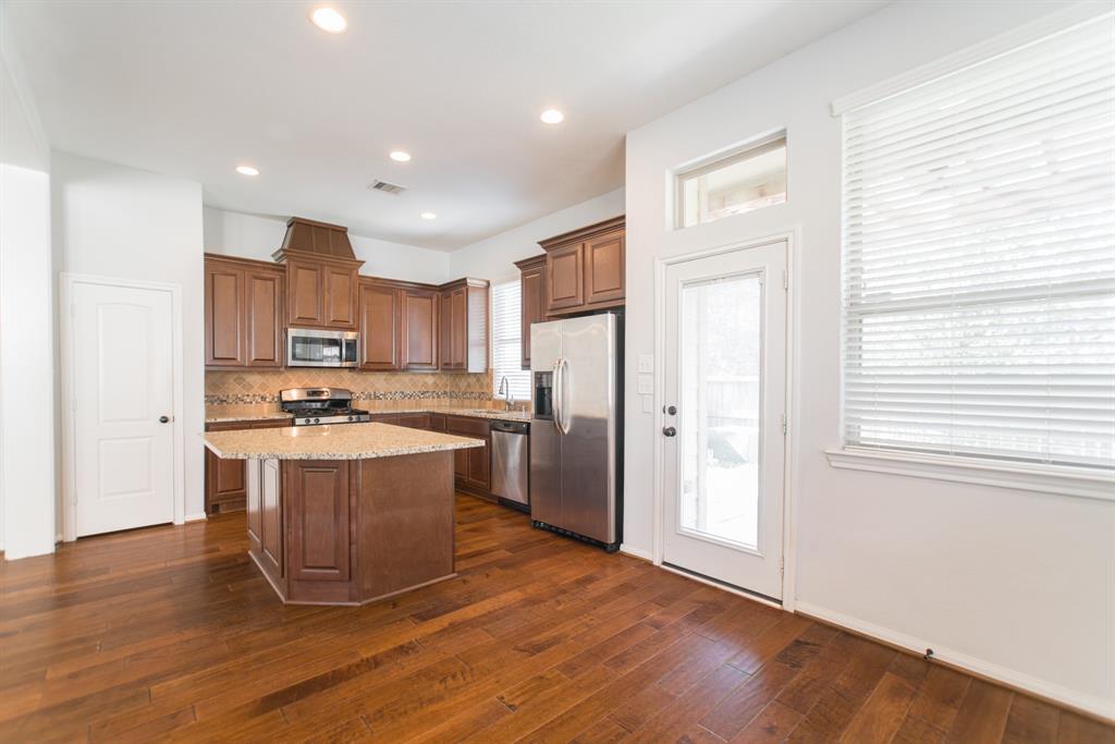90 Cheswood Manor Drive, The Woodlands, Texas image 21